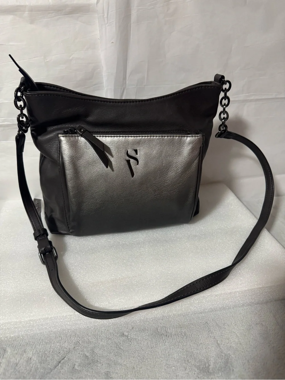 Sleek Black & Silver Women’s Crossbody Bag